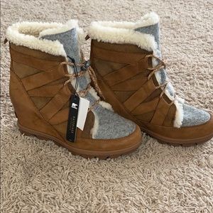 SOREL Joan of Artic Wedge II Cozy Boots